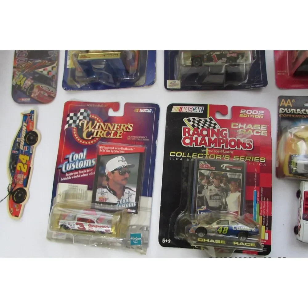 Large lot of Nascar hot wheels Jeff Gordon Dale Earnhart tin box 2002 racing car